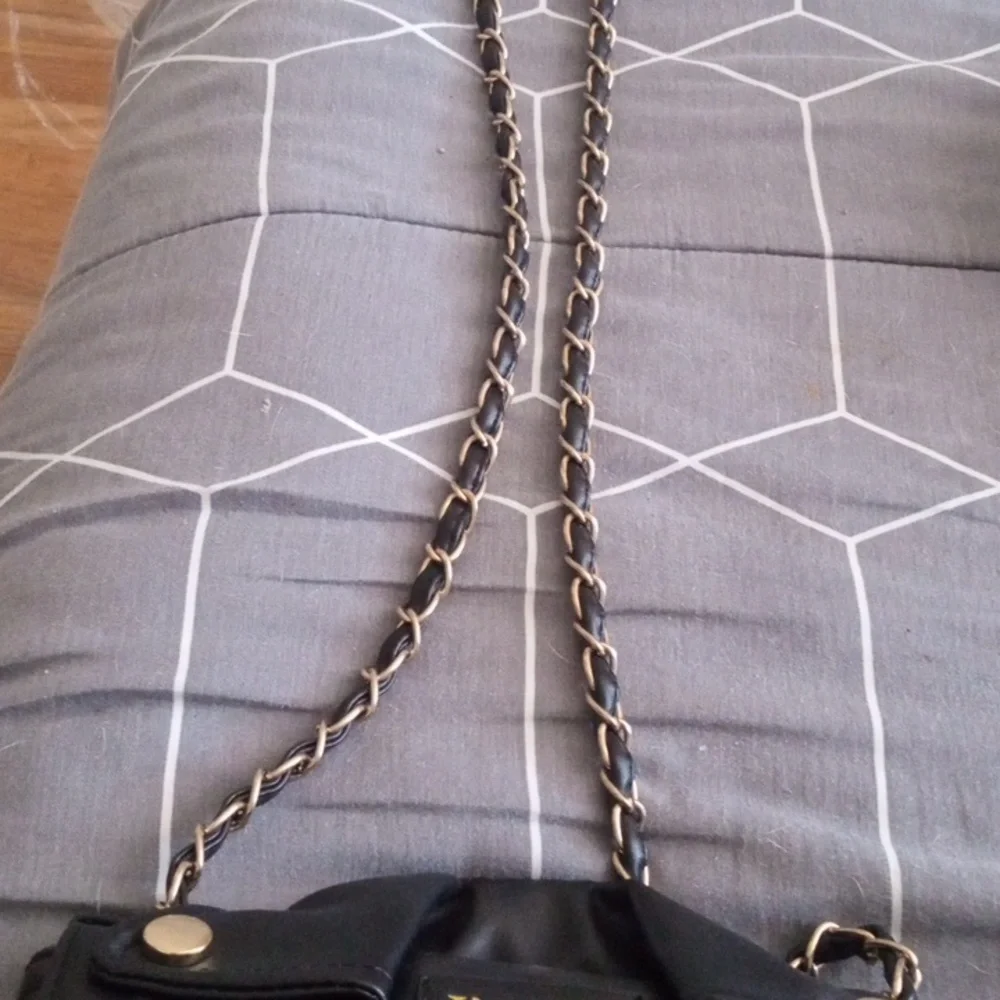 Purse - Picture 2 of 4